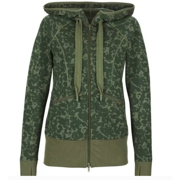 CAbi Tops - Cabi Marathon Jacket Hoodie‎ Womens M Green Floral Camo Slim Fit Athleisure 6030